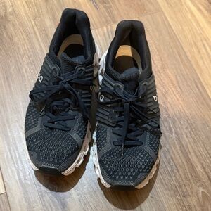 On Cloud women’s tennis shoes